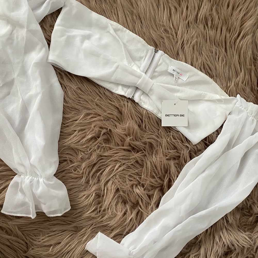 WHITE CROP TOP